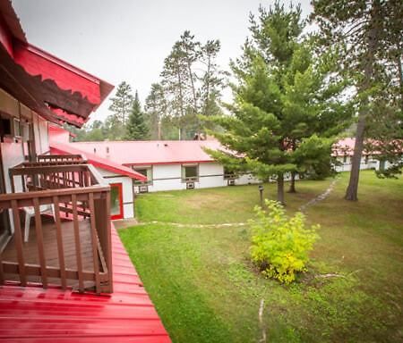 Northern Pine Inn ヘイワード エクステリア 写真