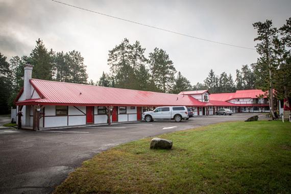 Northern Pine Inn ヘイワード エクステリア 写真
